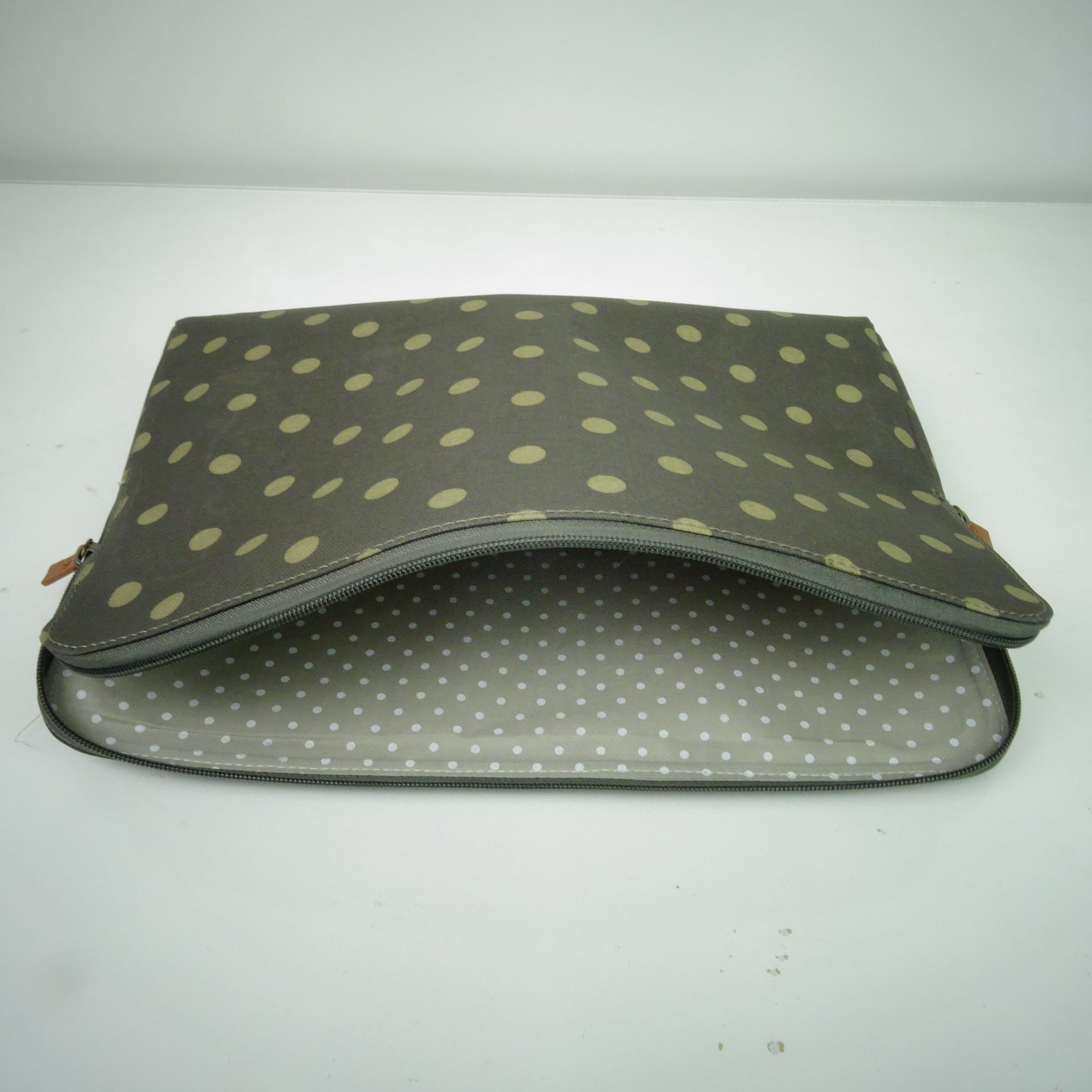 Laptop Protective Case - Grey Polka Dot - 15"
