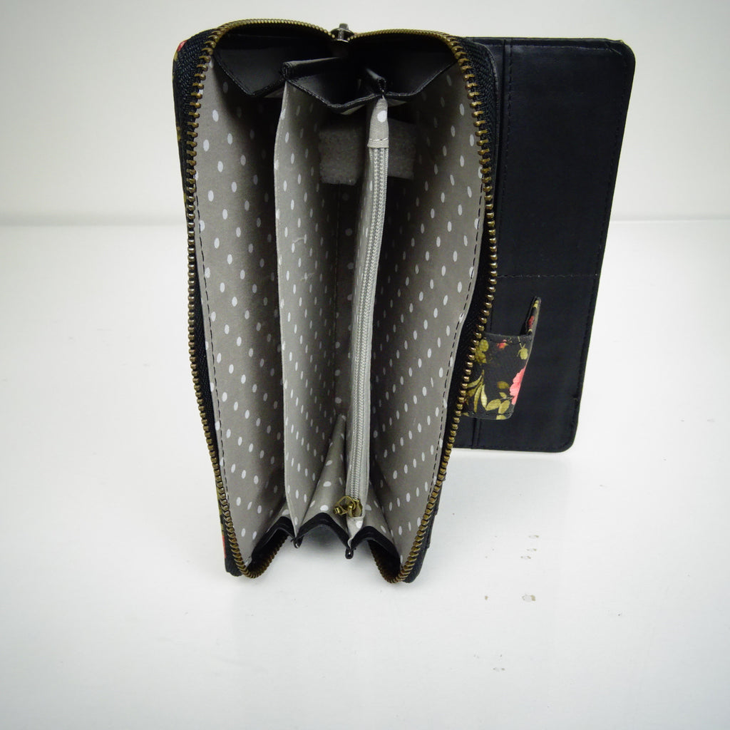 Ladies Wallet – Black Floral Print